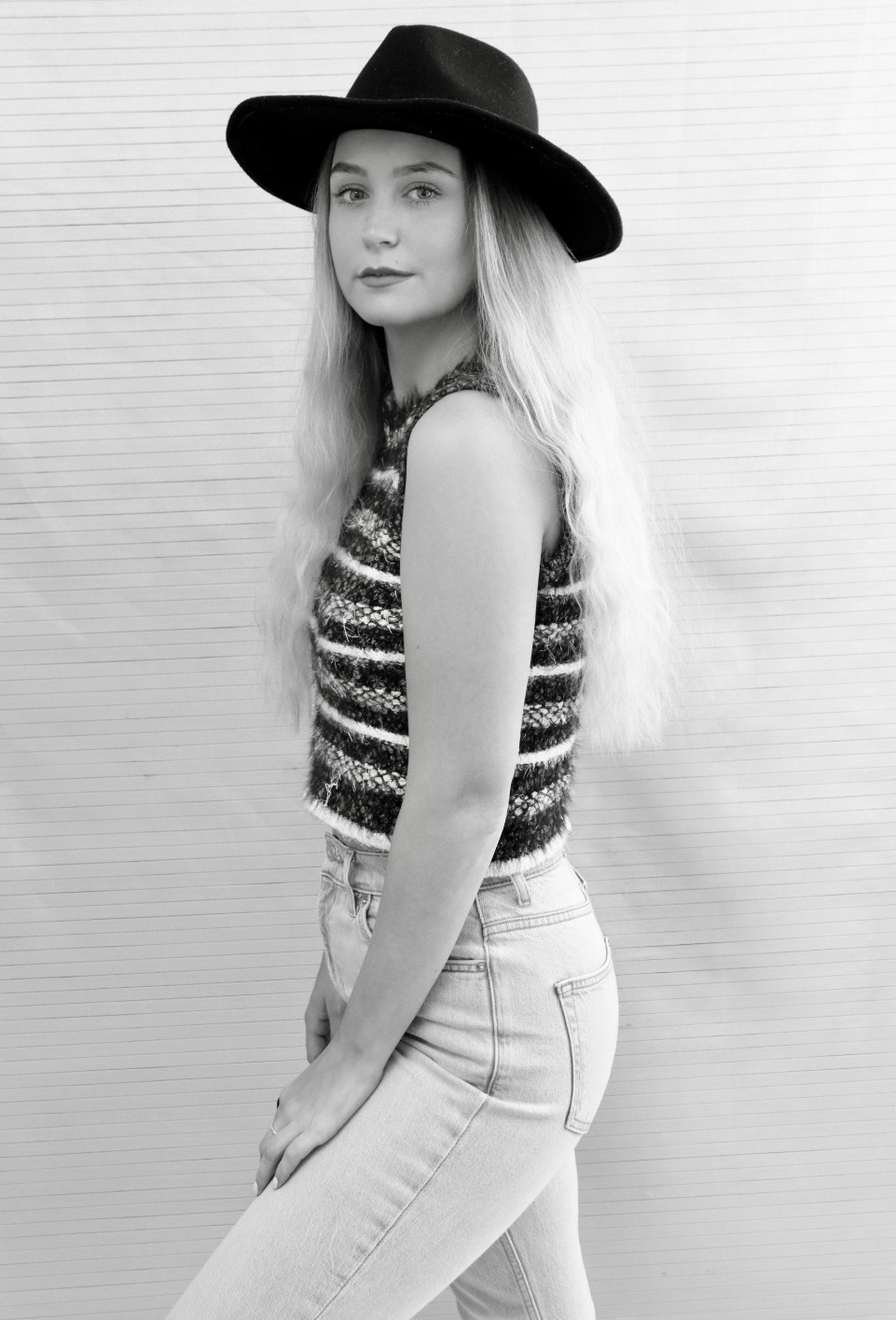 Shine-Female-Model-Shannon-London-Actress-17.jpg#asset:53698